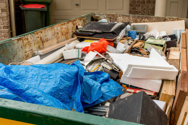 Best Yard Waste Removal  in Bettendorf, IA